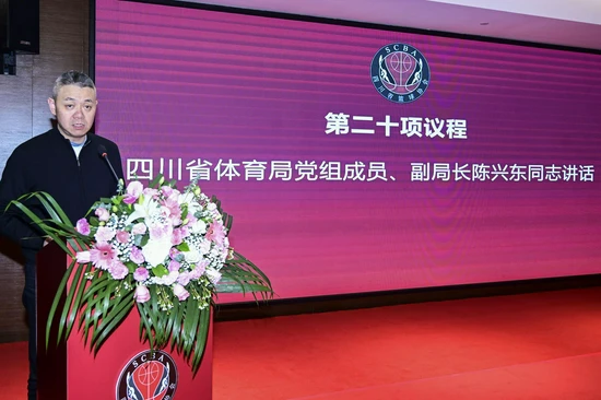 为什么大前锋在比赛中需要特别的体能训练?_0